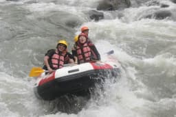 Rafting di Musim Hujan, Aman Nggak Sih? Ini Jawaban Ahlinya
