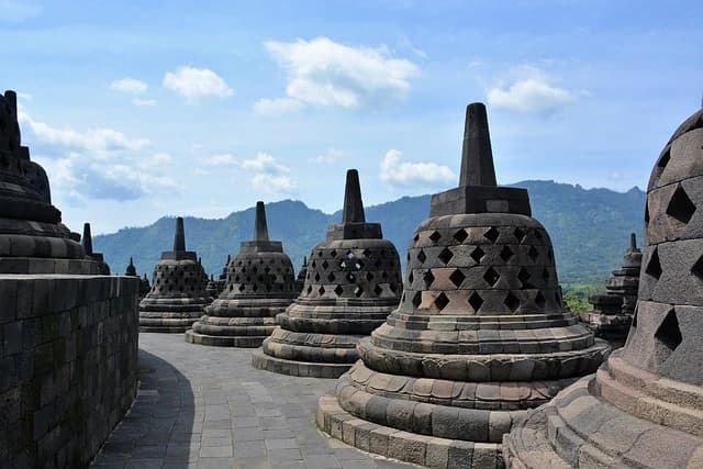 Candi Borobudur Magelang - Wisata Ikonik Penuh Sejarah